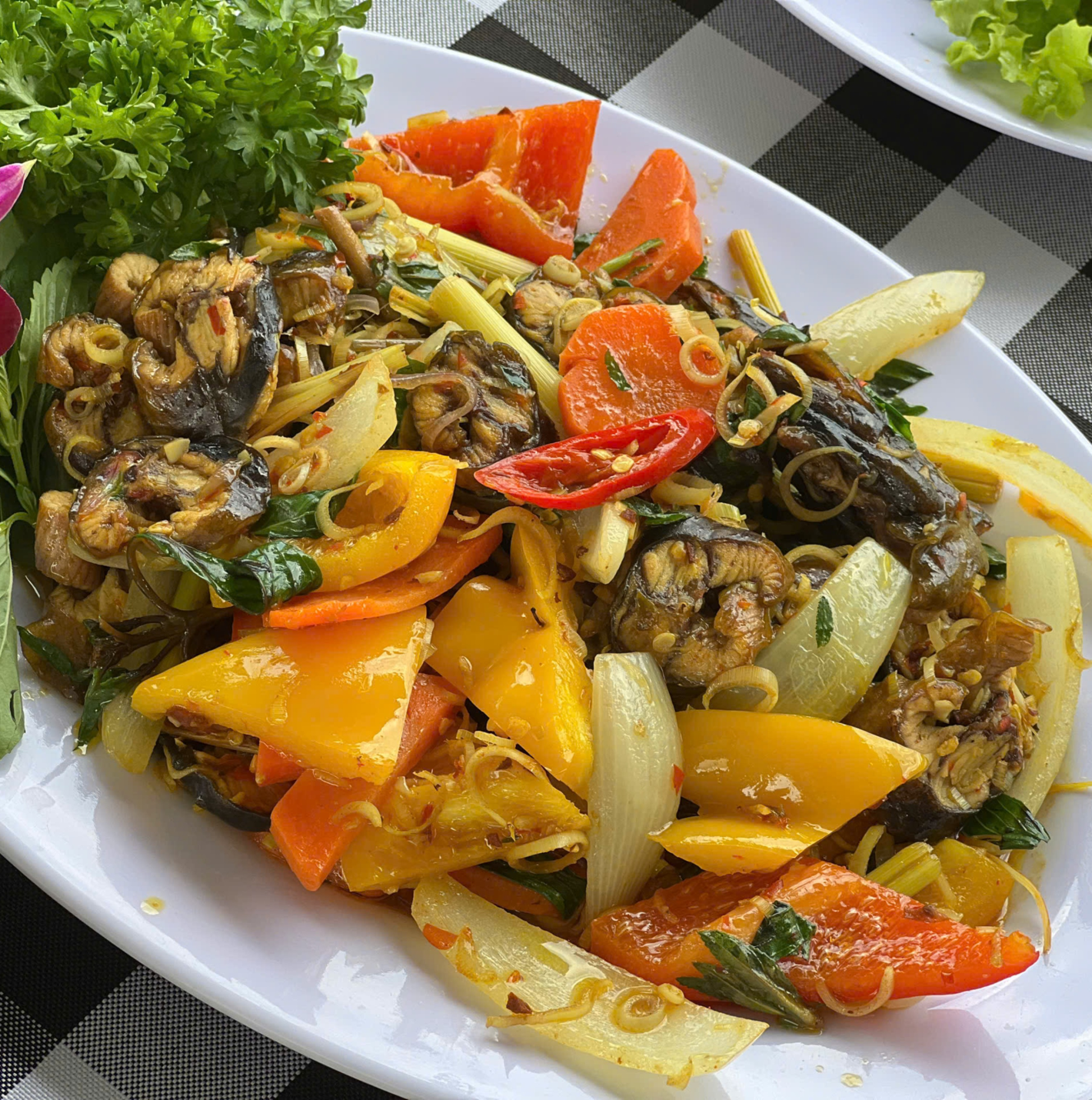 Lươn xào xả ớt